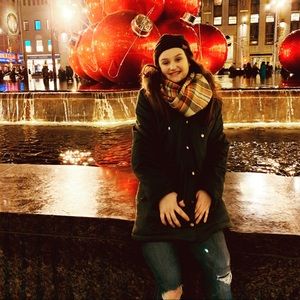 Meet your Posher, Jillian